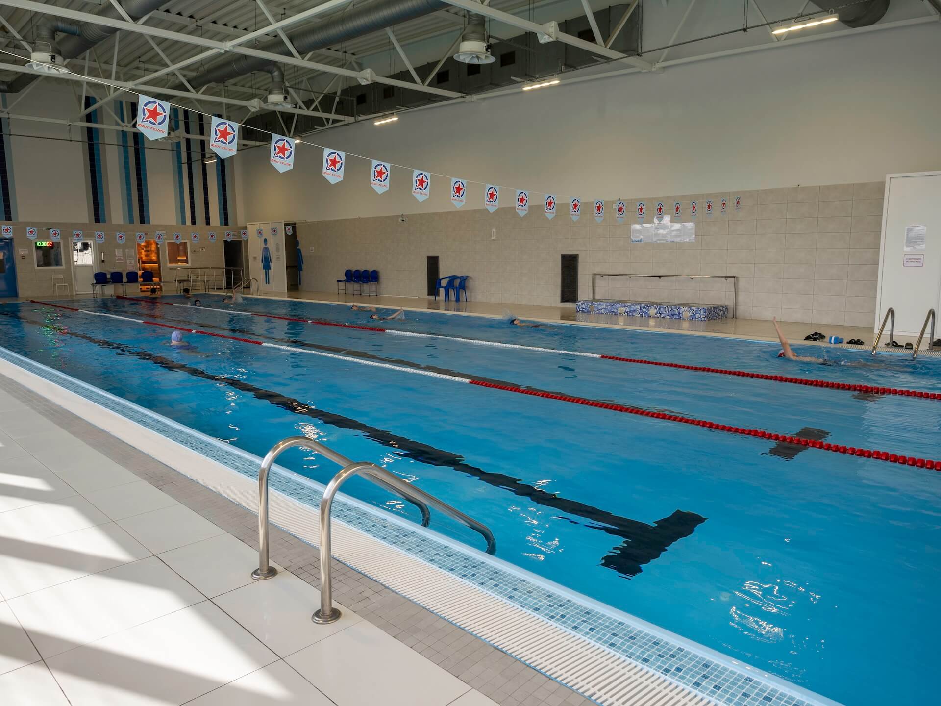 Плавательный бассейн